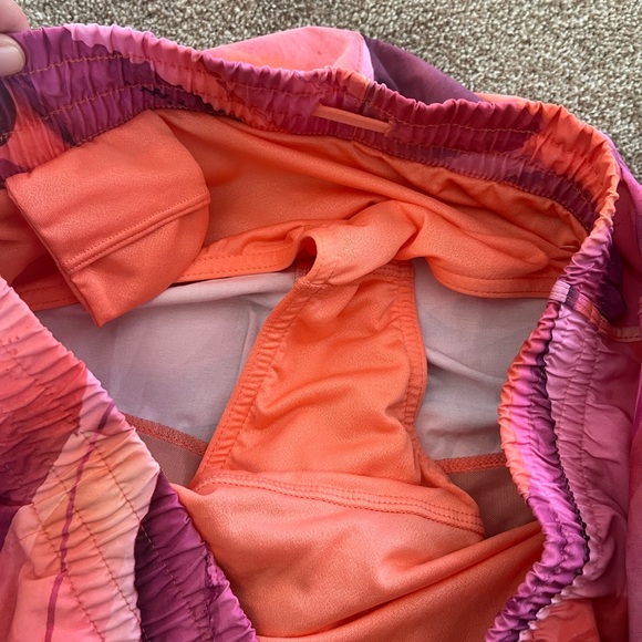 Athleta Printed Mesh Racer Run Short - Picture 6 of 7